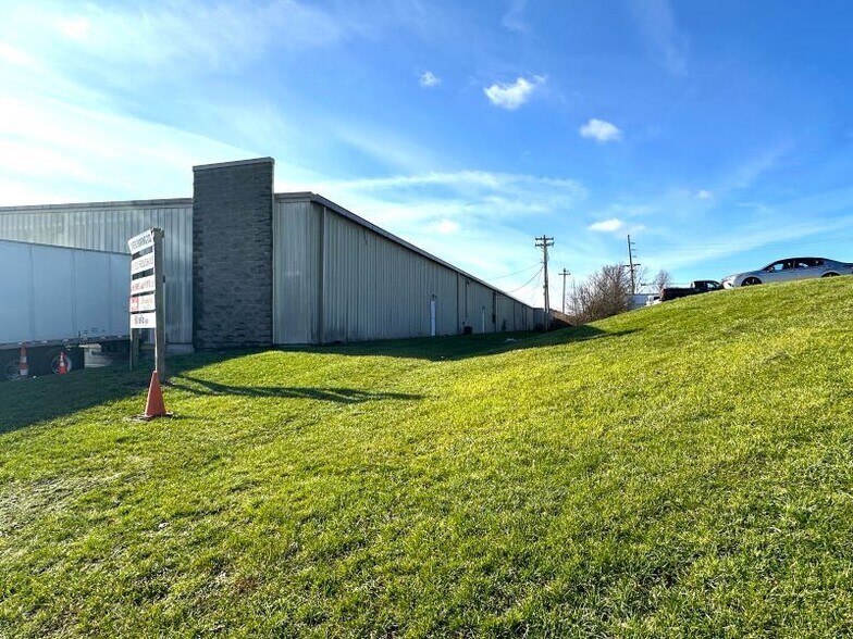 More Photos Of 1061 Skillman Dr, Cincinnati Warehouse For Lease