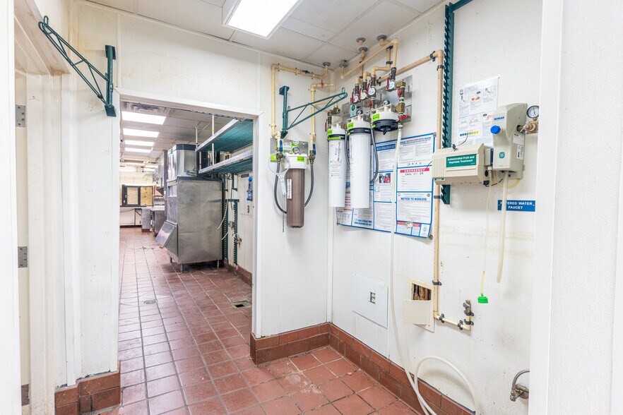 More Photos Of 2901 Candlers Mountain Rd, Lynchburg Fast Food For Sale