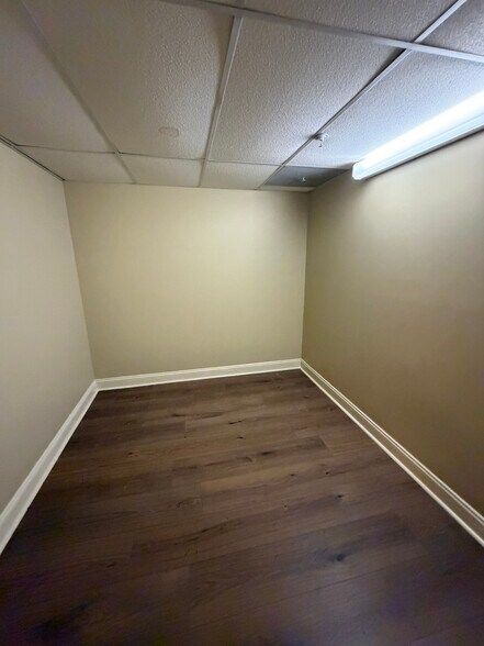 More Photos Of 327 Main St, Greenwood Office For Lease