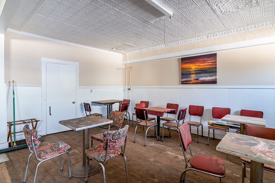 More Photos Of 388 Child St, Warren Freestanding For Sale