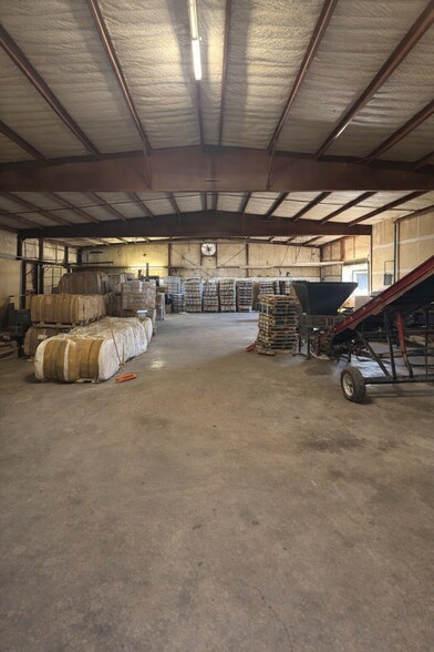 More Photos Of 35801 Pacific Ave, Galeton Warehouse For Sale