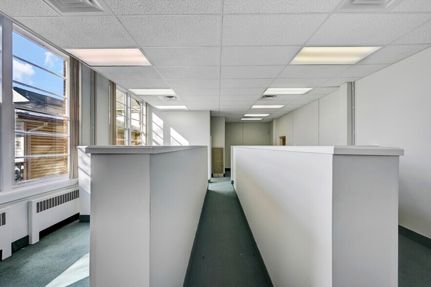 More Photos Of 301 Delaware Ave, Olyphant Office For Sale