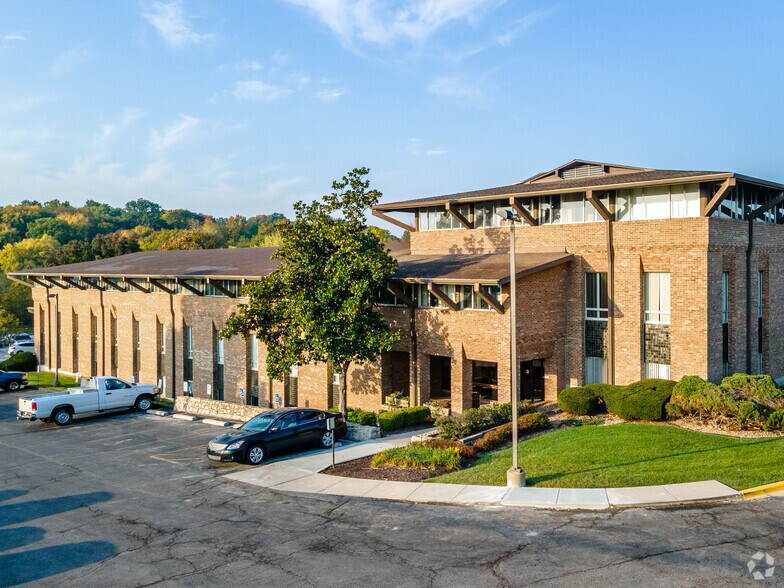 More Photos Of 8900 State Line Rd, Leawood Medical For Sale
