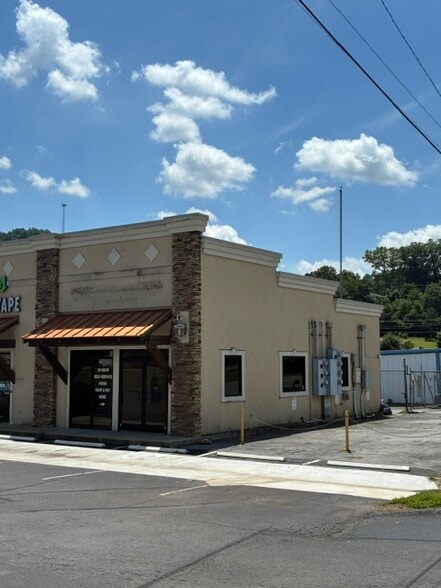 More Photos Of 1201 Highway 19E, Elizabethton Storefront Retail Office For Sale