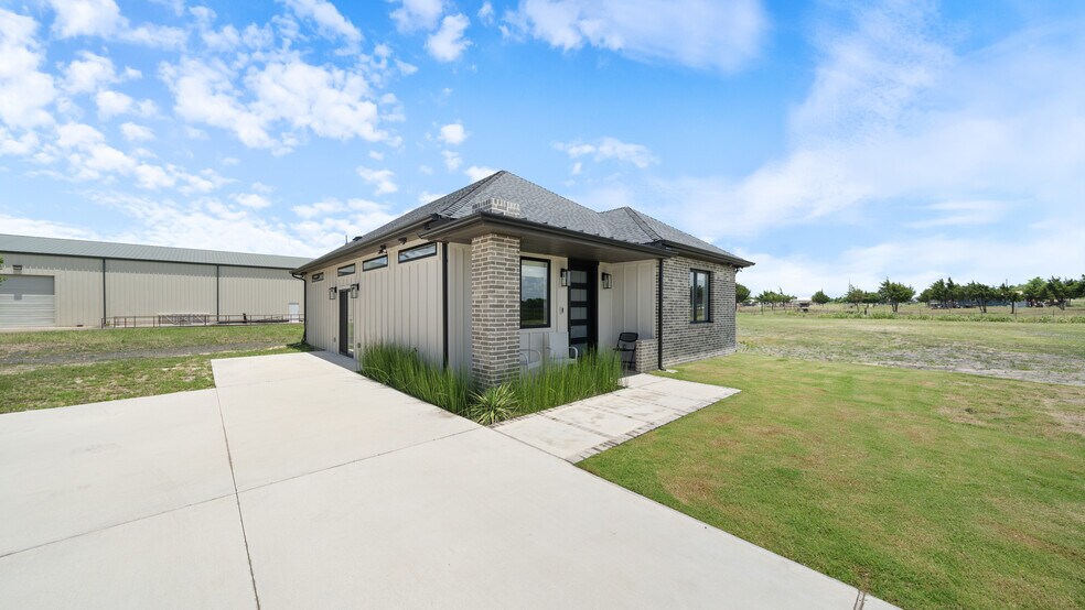 More Photos Of 2924 Ruger Dr, Royse City Warehouse For Lease