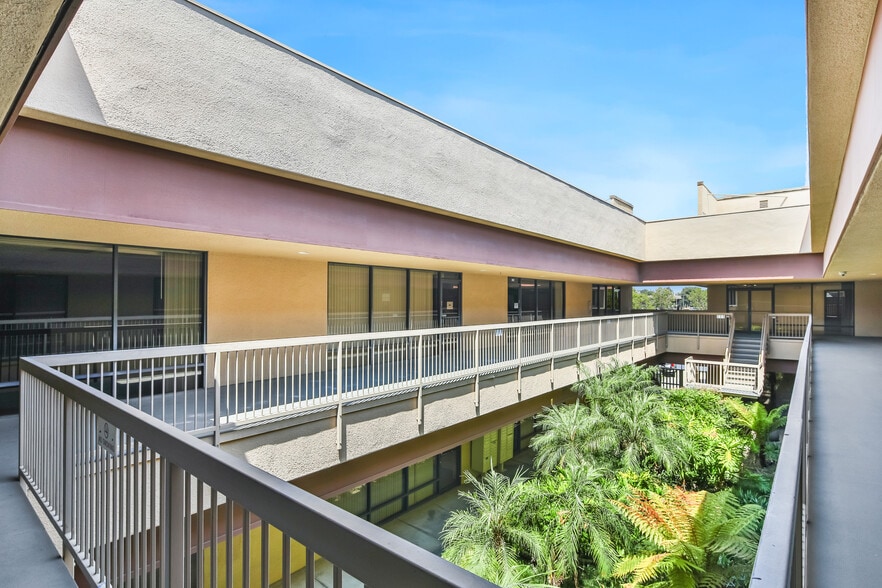 More Photos Of 559 N Mountain Ave, Upland Unknown For Lease