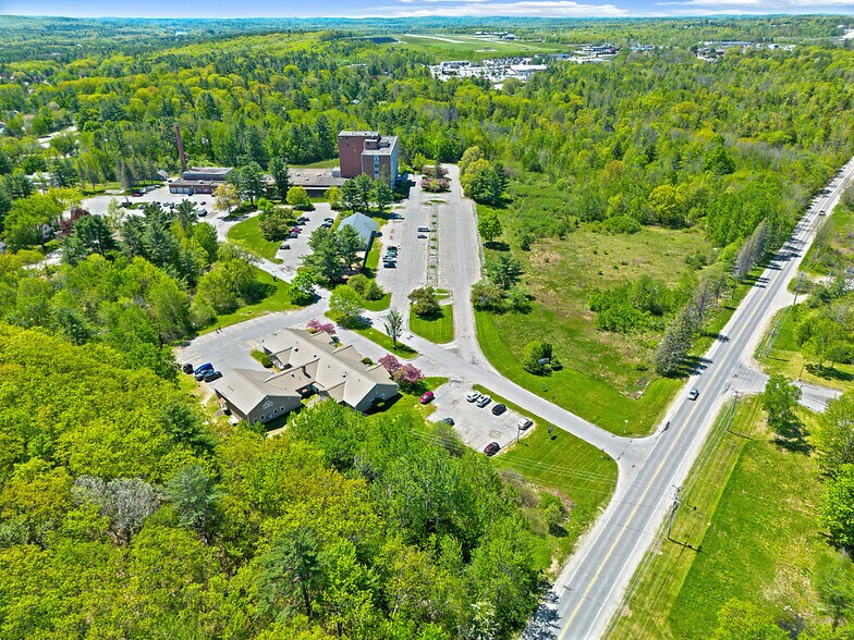 More Photos Of 24 Chase Ave, Waterville Office For Sale