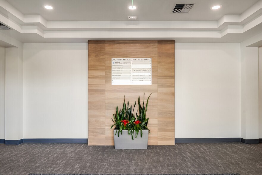 More Photos Of 12917 SE 38th St, Bellevue Medical For Lease