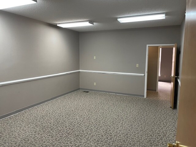 More Photos Of 2503 Wilma Rudolph Blvd, Clarksville Office For Lease