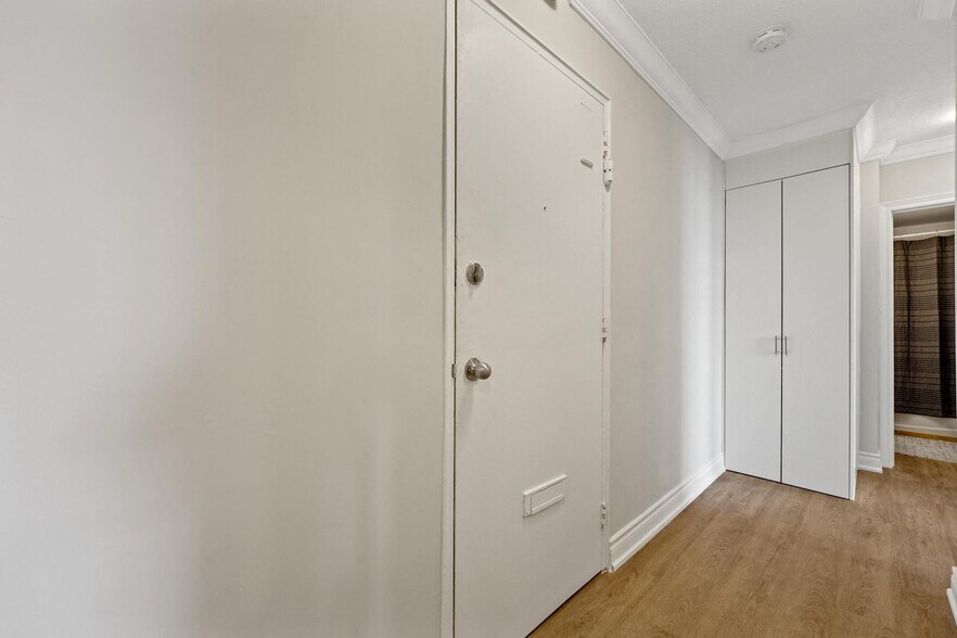 More Photos Of 143 Main St S, Brampton Apartments For Sale