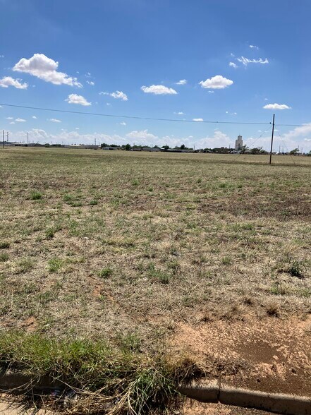 More Photos Of 1100-1200 W 31st St, Plainview Land For Sale