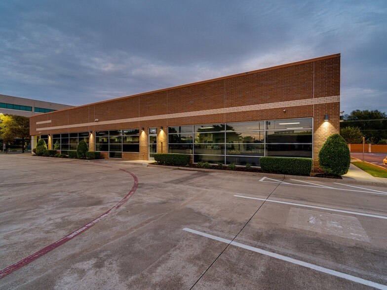 More Photos Of 689 Airport Fwy, Hurst Office For Sale