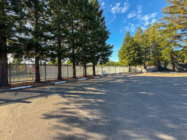 More Photos Of 101 Wikiup Dr, Santa Rosa Office For Sale
