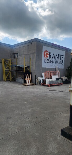 More Photos Of 1285 Crawford Av, Windsor Storefront For Sale