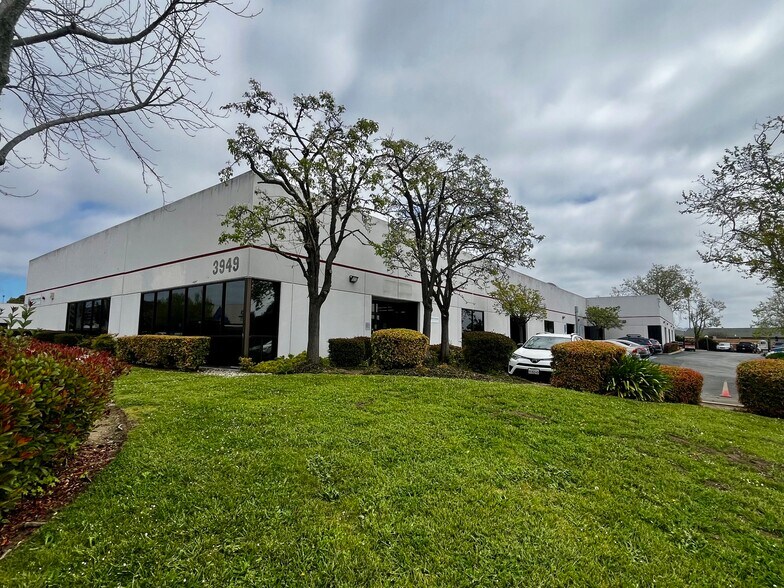 More Photos Of 3949 Research Park Ct, Soquel Light Manufacturing For Lease