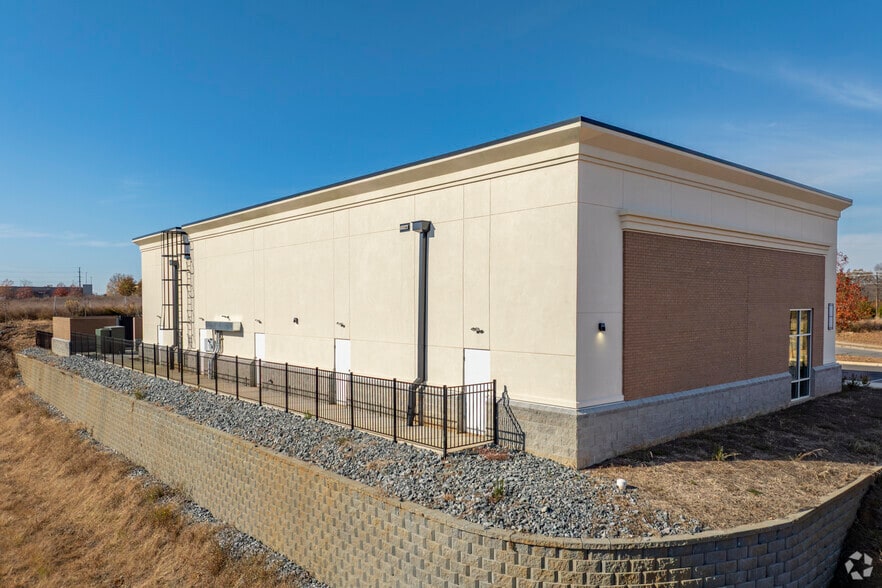 More Photos Of 3395 Jacobs Crossing Blvd, Concord Storefront Retail Office For Sale