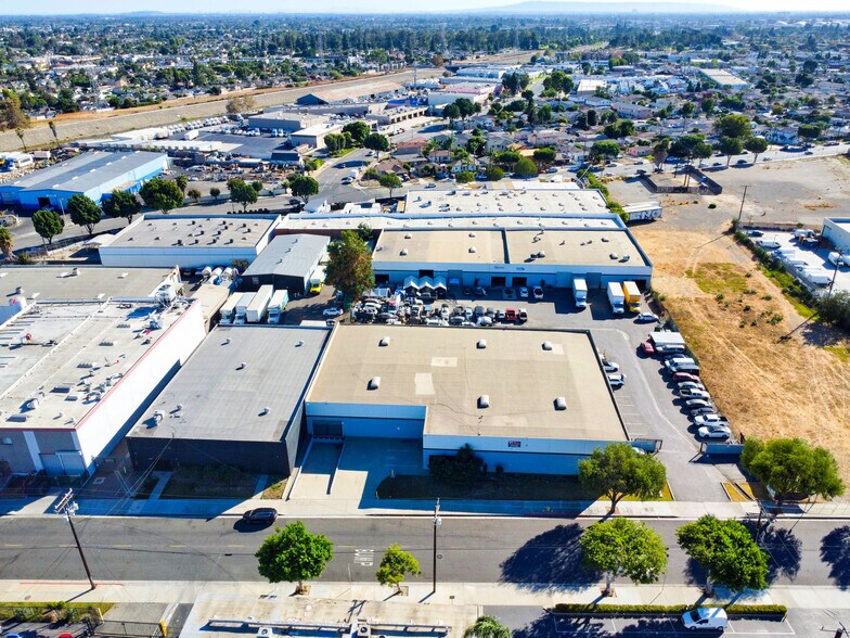 More Photos Of 6840-6846 Suva St, Bell Gardens Unknown For Lease