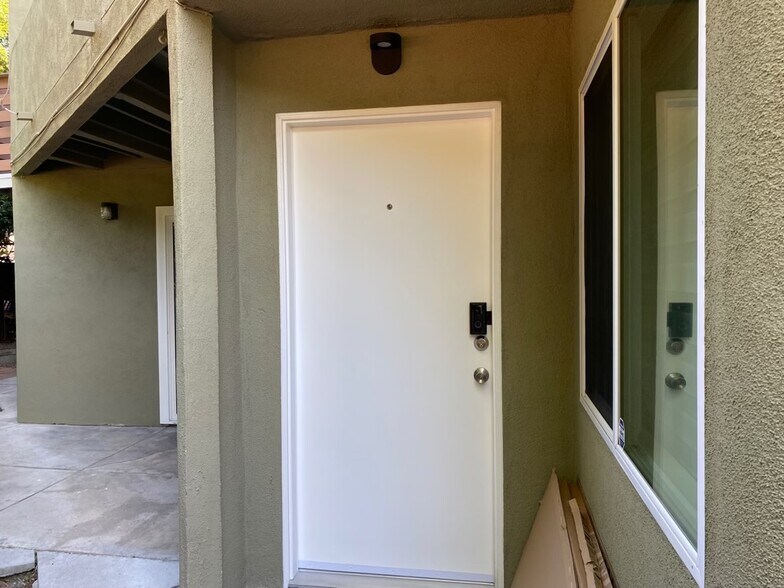 More Photos Of 11209 Sardis Ave, Los Angeles Multifamily For Sale