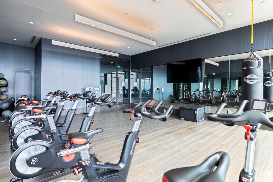 More Photos Of 385 14th St, Oakland Apartments For Lease