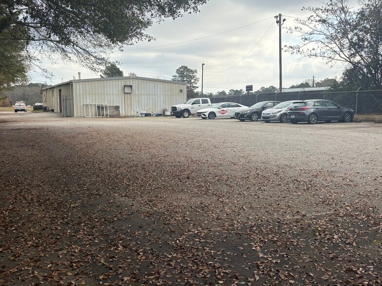 More Photos Of 7381 Hawkinsville Rd, Macon-Bibb Flex For Lease