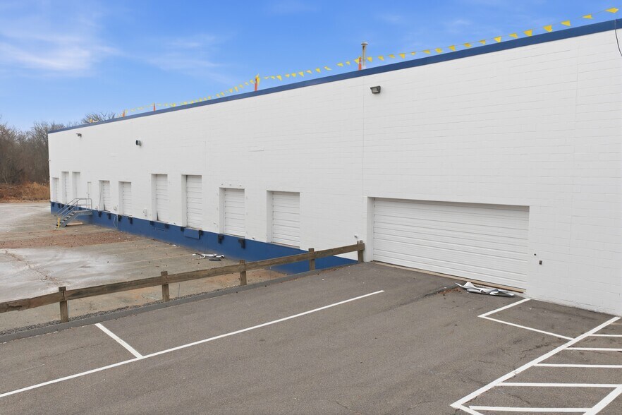 More Photos Of 85 Astor Ave, Norwood Warehouse For Lease