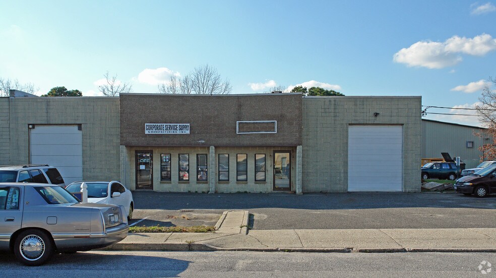 Primary Photo Of 1610 Ninth Ave, Bohemia Warehouse For Lease