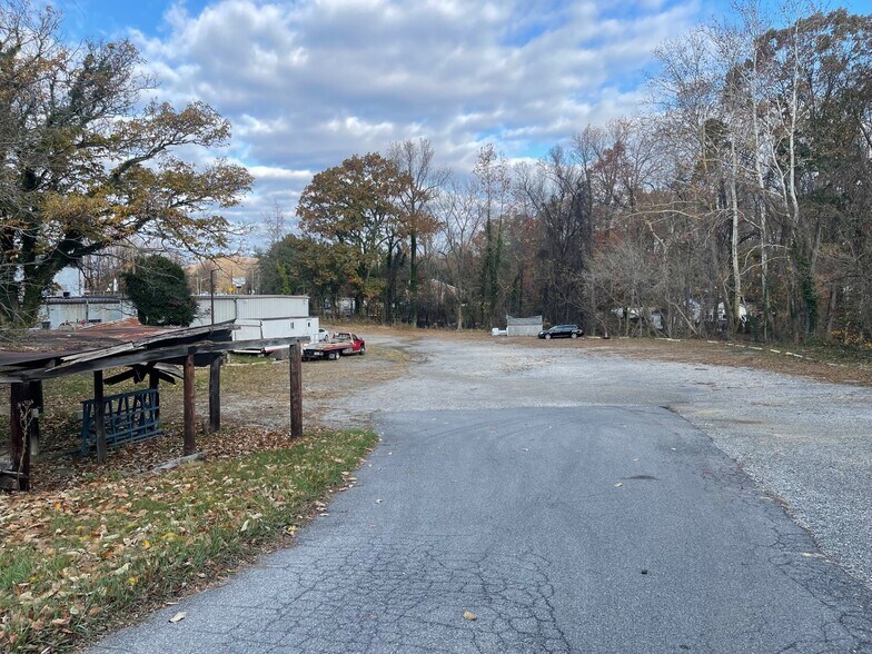 Primary Photo Of 1229 Generals Hwy, Crownsville Service Station For Lease