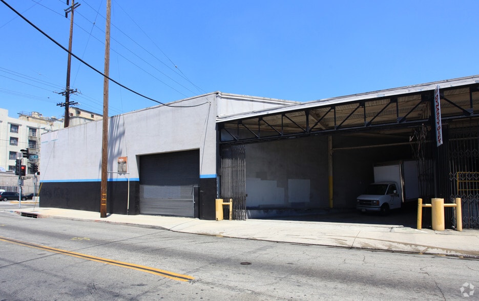 More Photos Of 1901-2023 E 55th St, Vernon Manufacturing For Lease