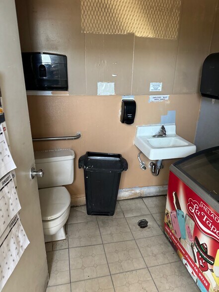 More Photos Of 357 E Tulare St, Dinuba Convenience Store For Sale