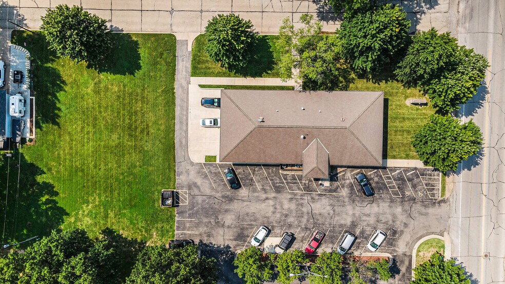 More Photos Of 2 Holly Ln, Paola Medical For Sale