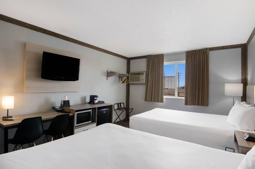 More Photos Of 2202 Delta Dr, Scottsbluff Hotel For Sale