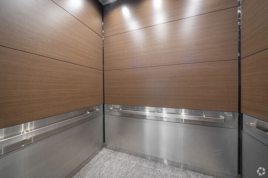 More Photos Of 2525 Bay Area Blvd, Houston Unknown For Lease