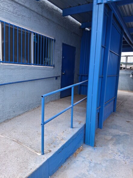 More Photos Of 1605 W Broadway Rd, Phoenix Warehouse For Sale