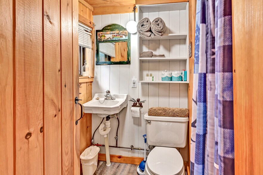 More Photos Of 15 Lower Wilson Pond Rd, Greenville Specialty For Sale