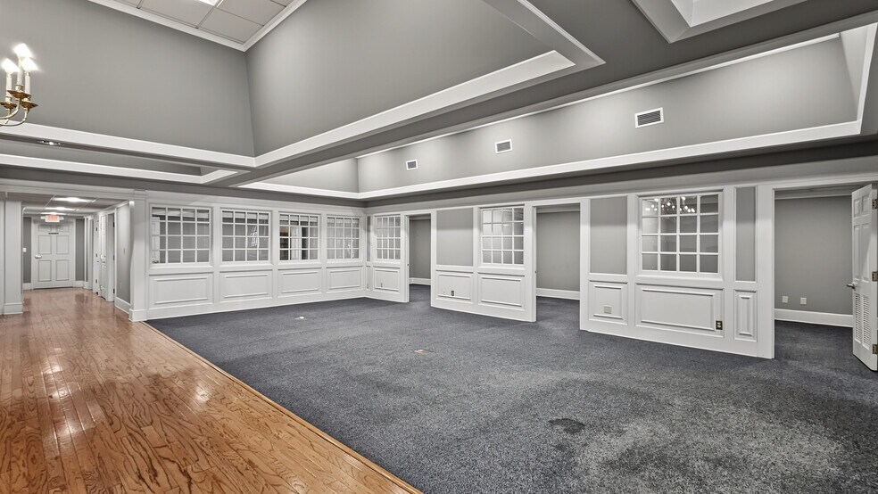 More Photos Of 112 N Jefferson St, Athens Bank For Lease