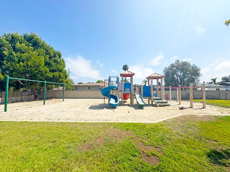 More Photos Of 1900 S Nevada St, Oceanside Schools For Lease