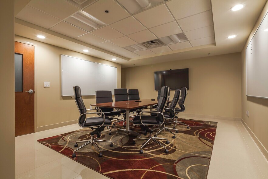 More Photos Of 600 Market St, Chapel Hill Office For Lease