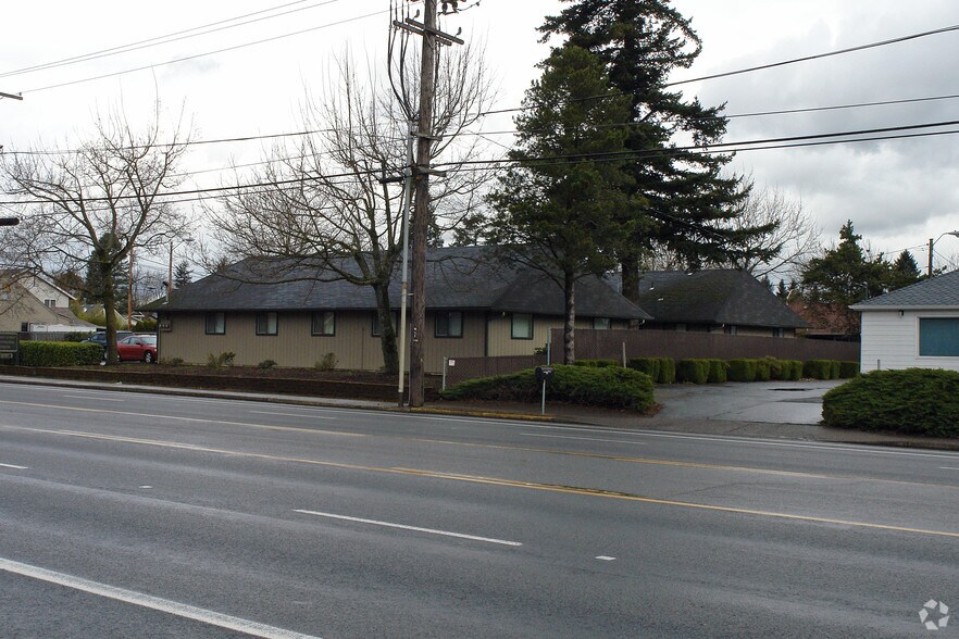 More Photos Of 12707 NE Halsey St, Portland Office For Lease