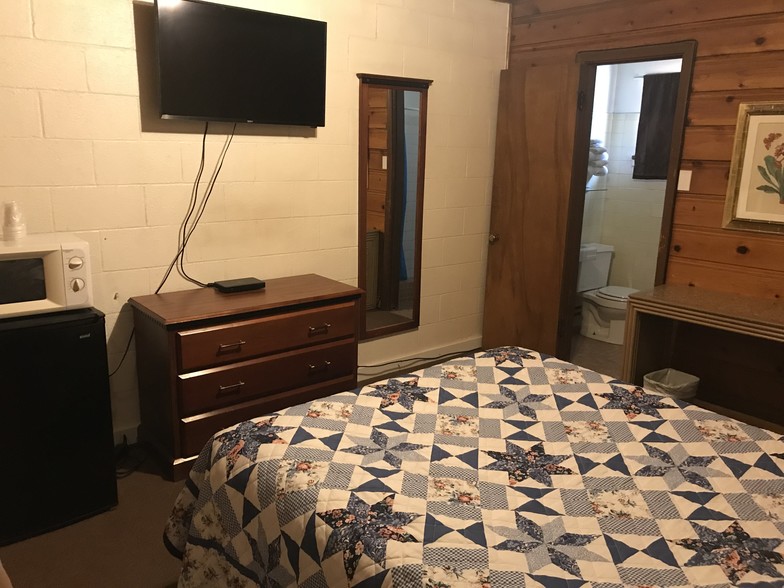 More Photos Of 1301 W Aultman St, Ely Hotel For Sale