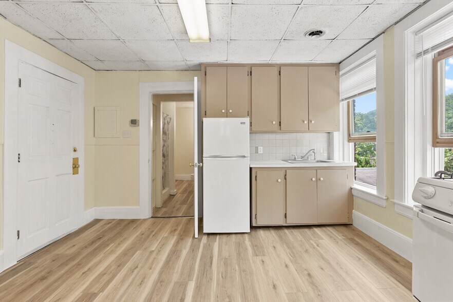 More Photos Of 4 Davis St, Shirley Apartments For Sale