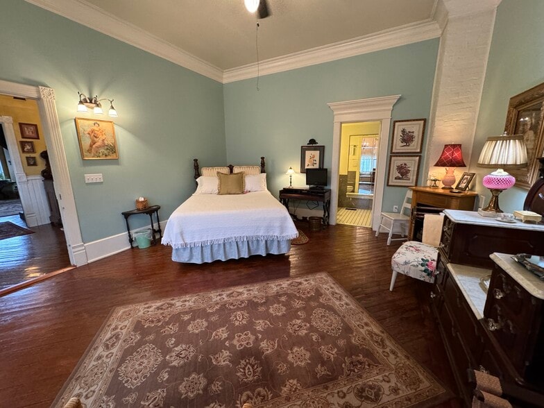 More Photos Of 224 W Chickasaw St, Tahlequah Hospitality For Sale
