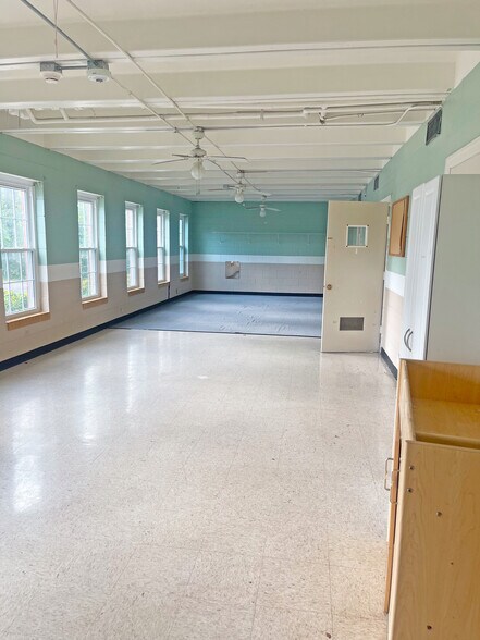 More Photos Of 84 Fairway Dr, Nashville Religious Facility For Lease