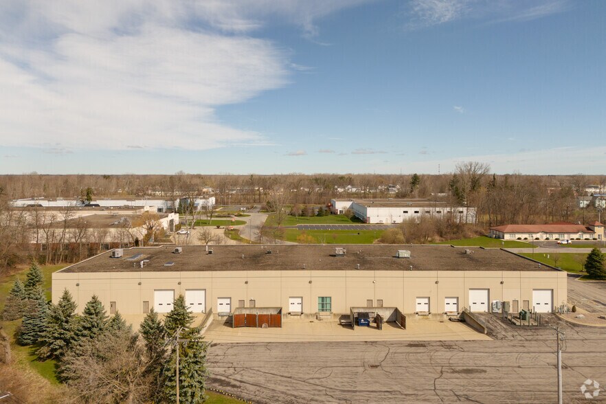 More Photos Of 3790 Commerce Ct, North Tonawanda Light Distribution For Lease