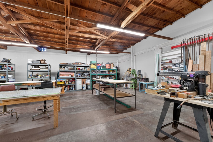 More Photos Of 3902 S Central Ave, Phoenix Service For Sale