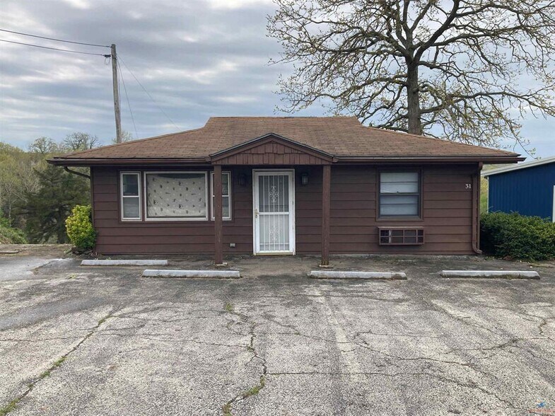 More Photos Of 31535 Highway 83, Warsaw Hospitality For Sale