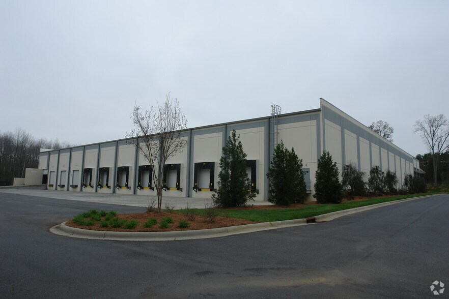 More Photos Of 1548 Roger Dale Carter Blvd, Kannapolis Distribution For Lease