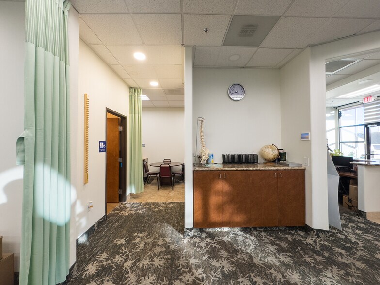 More Photos Of 9494 W Flamingo Rd, Las Vegas Medical For Sale