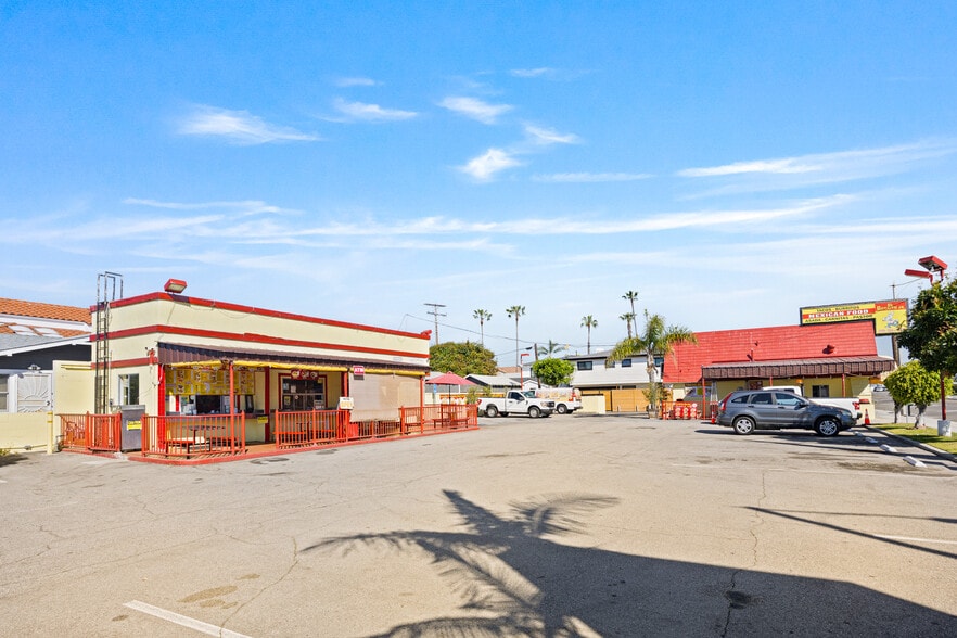More Photos Of 921 Pacific Coast Highway, Redondo Beach General Retail For Sale