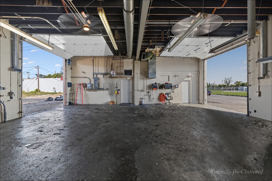 More Photos Of 8708 N 28th Ave, Omaha Light Manufacturing For Sale