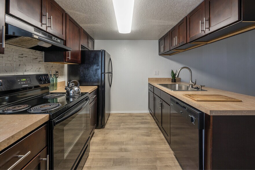 More Photos Of 16321 Bolesta Rd, Clearwater Apartments For Sale